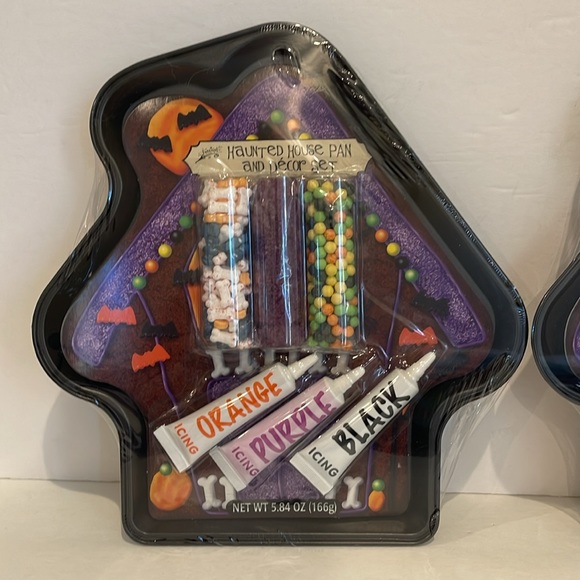 🔥Bundle of 2🔥 Haunted house Halloween cookie brownie baking pan decorating - Picture 2 of 3